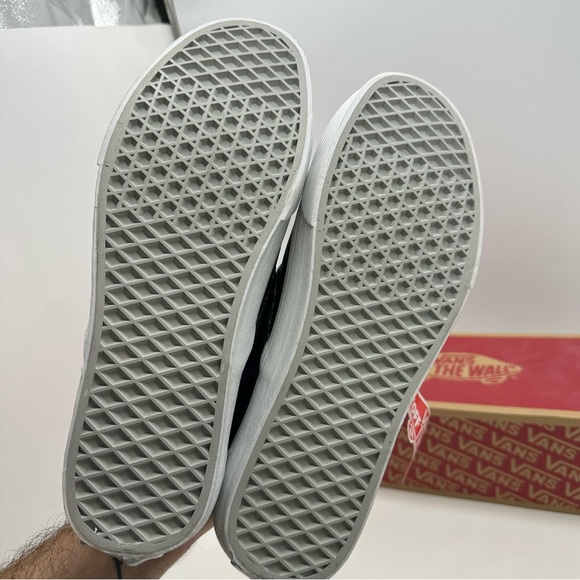 Vans Classic Slip On Mens 10.5 Custom Painted Dragon Ball Z Shoes Sneakers Skate - Picture 13 of 16